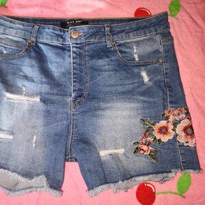 Wax jeans embroidered denim shorts